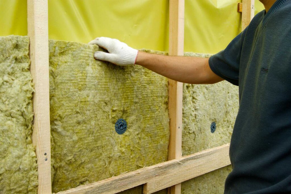 10 Ways Professional Insulation Removal Cuts Energy Costs